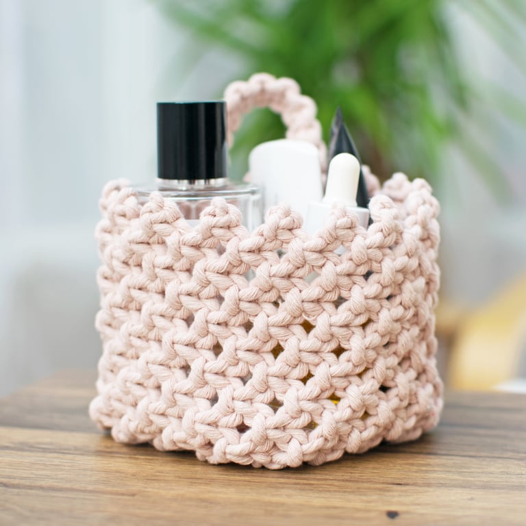 Small Macrame Hanging Basket 