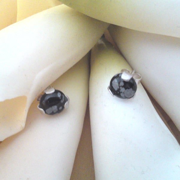 Claw set snowflake obsidian studs