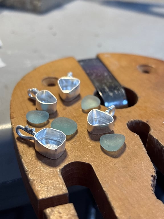 TinyGemstoneJewellery