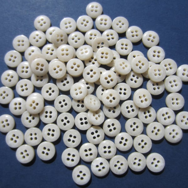 100 Small Cream Buttons - 9 mm