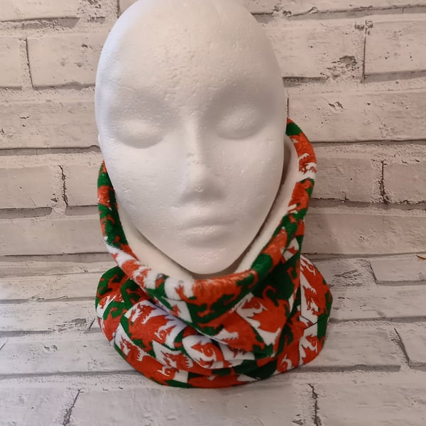 Welsh neck warmer, Welsh snood, Welsh gift, soft and cosy scarf