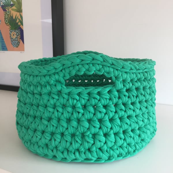 Crochet basket made with upcycled tshirt yarn - jade green