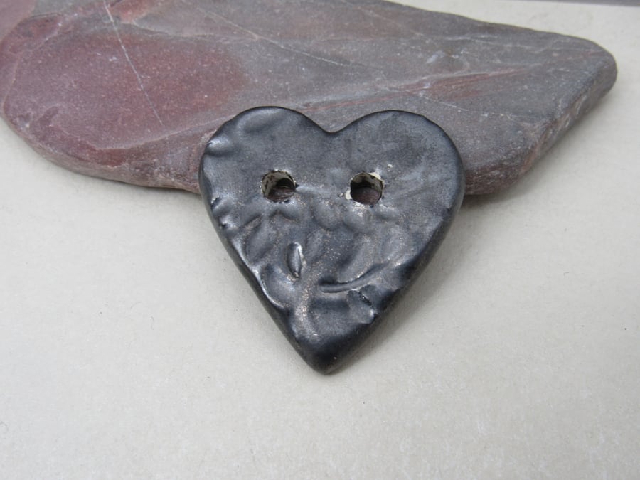 Medium Metallic Leaf Sprig Texture Heart Shaped Ceramic Button