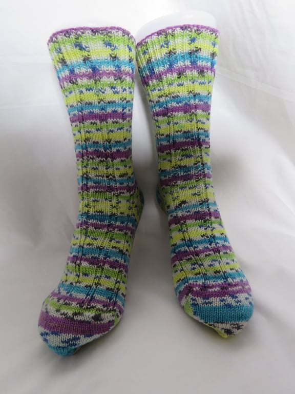 Hand-cranked Knitted Ribbed Wool Socks Size 6 to 7