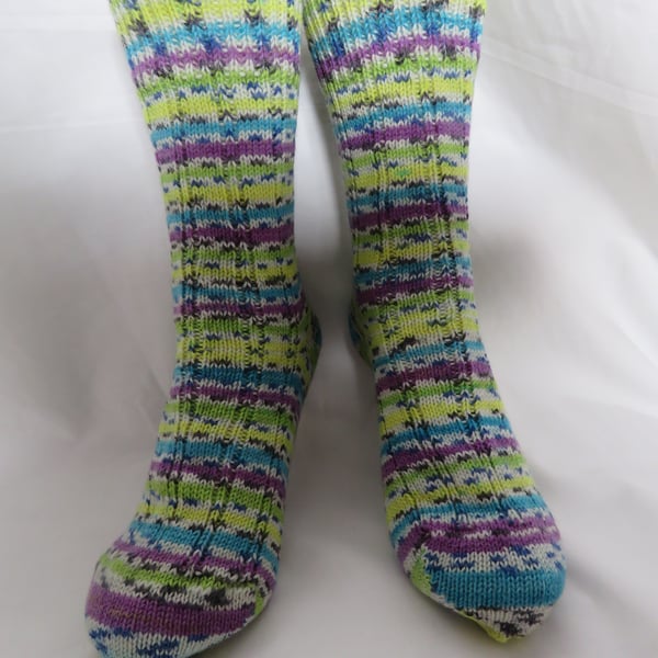 Hand-cranked Knitted Ribbed Wool Socks Size 6 to 7