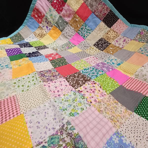 Colourful lap blanket