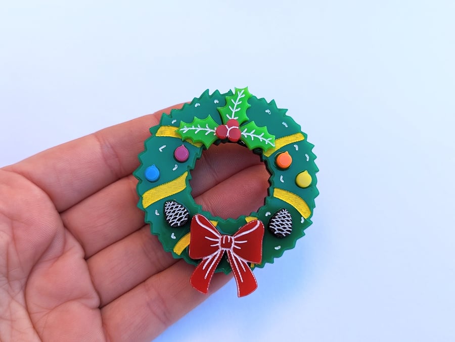 Christmas wreath brooch and necklace adaptor on acrylic Xmas wreath brooch 2-4-1