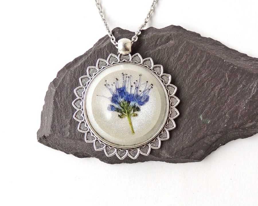 Blue & White Flower Necklace   813