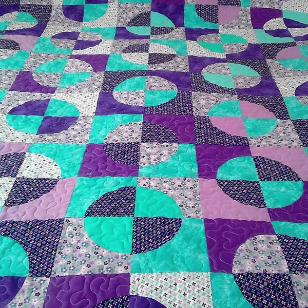 HANDMADE QUILTED THROW - Quadrant