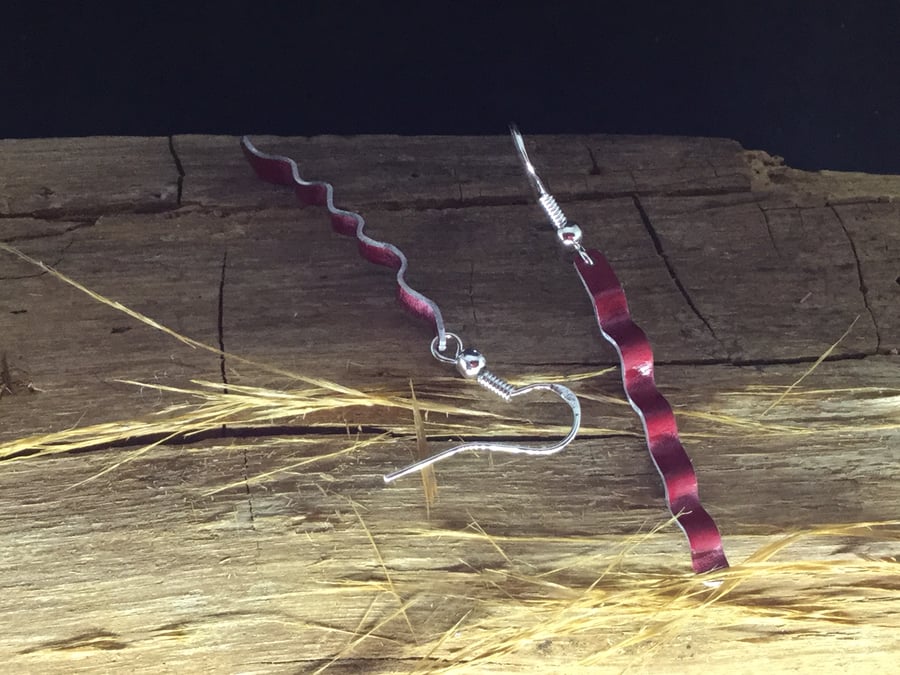 Red painted aluminium and silver fun zig-zag dangly earrings 