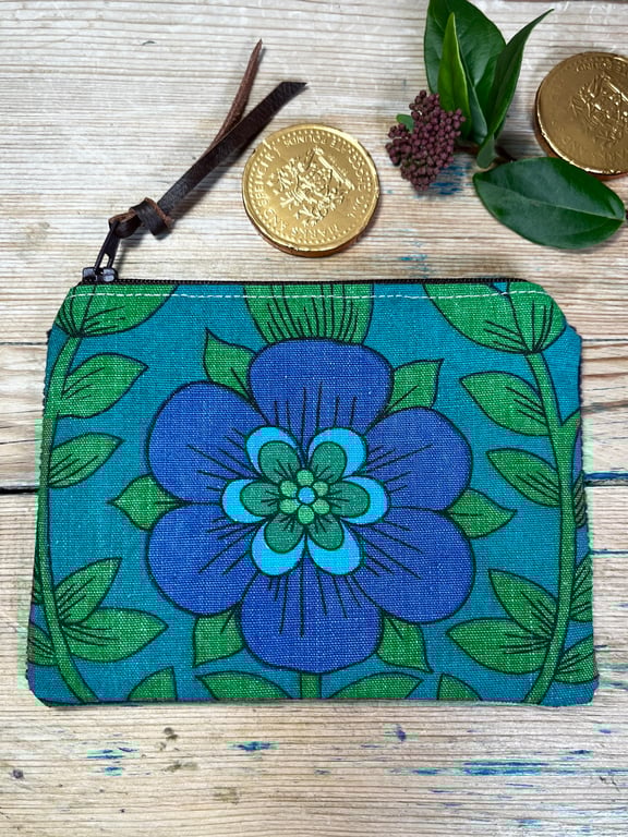 Bright vintage floral Roundelay coin purse zip pouch reclaimed seventies fabric