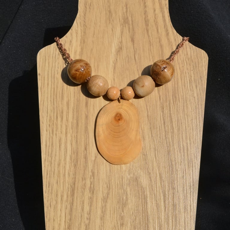 Pendant neckless crafted from Lime and Pine.