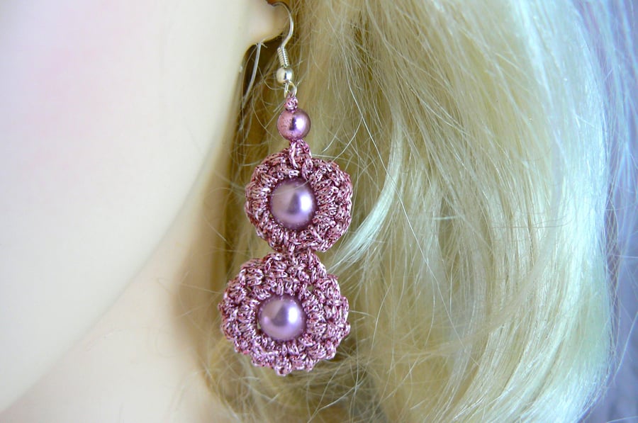 Crocheted dusky pink flower earrings with pink faux pearl beads.