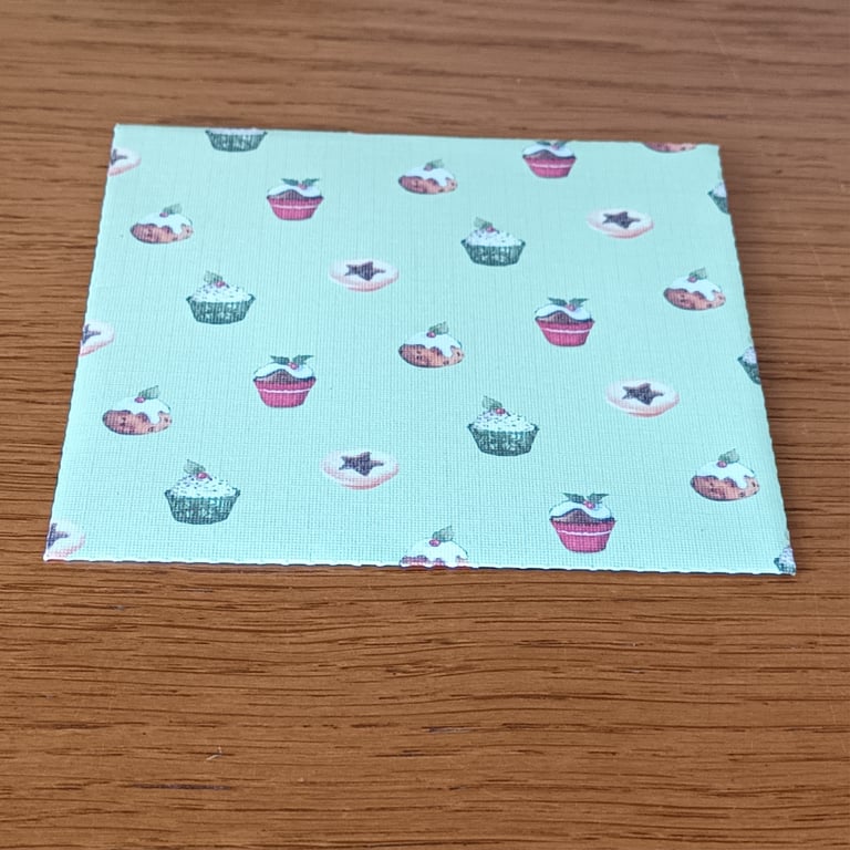 Christmas gift card envelope - mince pies and Christmas pudding cupcakes