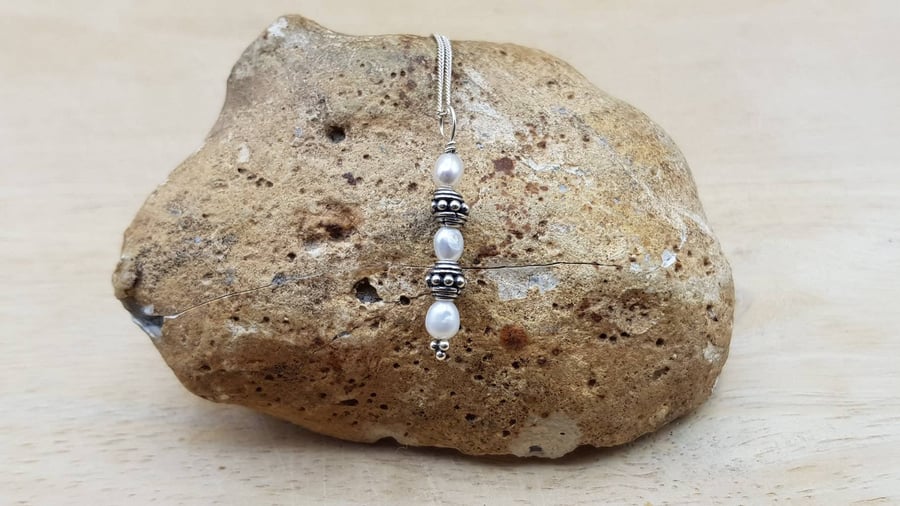 Fresh water pearl pendant necklace. June Birthstone