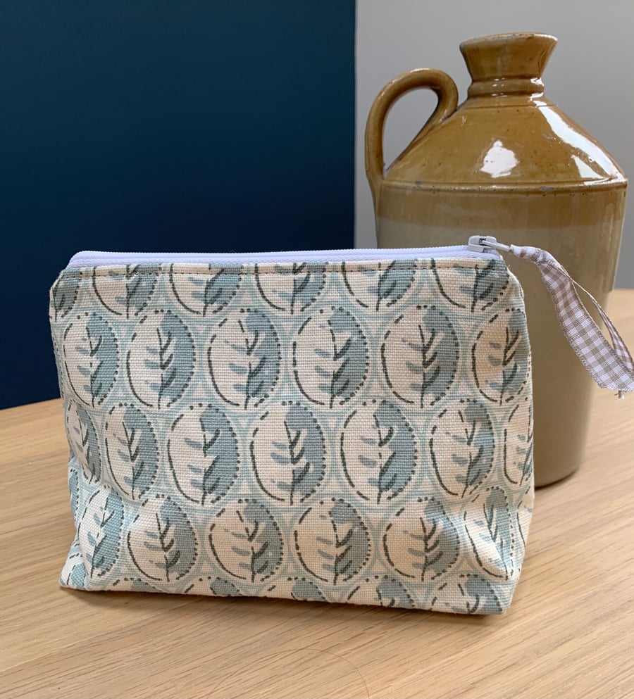 Vanessa Arbuthnott little leaves cosmetic bag