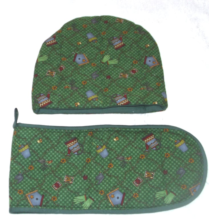 Gardening Tea cosy and ovengloves