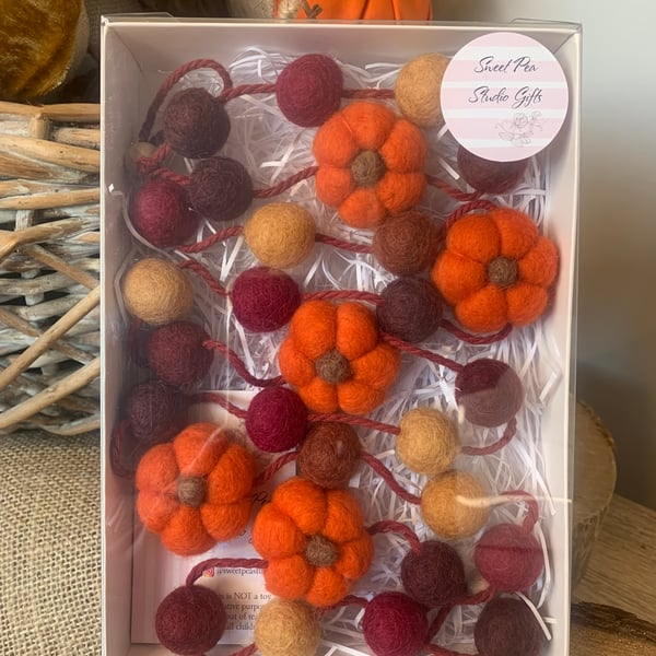 Handmade Pumpkin Felt Garland