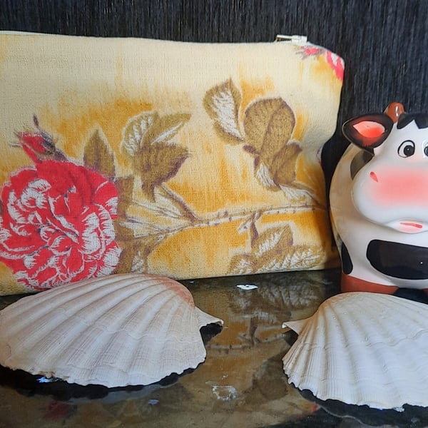 Lovely retro zip pouch yellow with red roses