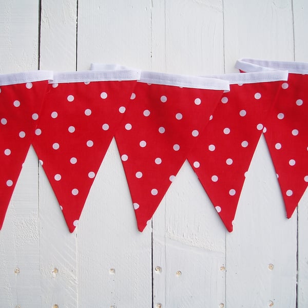 Spotty bunting