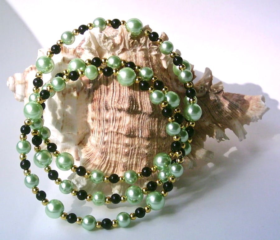 Apple Green Glass Pearl Memory Bracelet with Black & Golden Embellishments