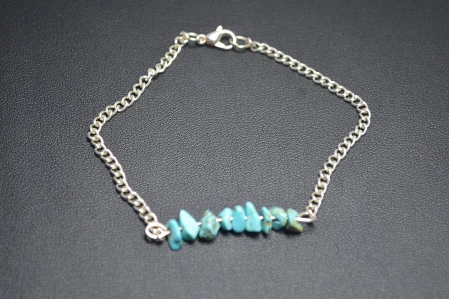 Dyed Howlite chip bracelet -  turquoise