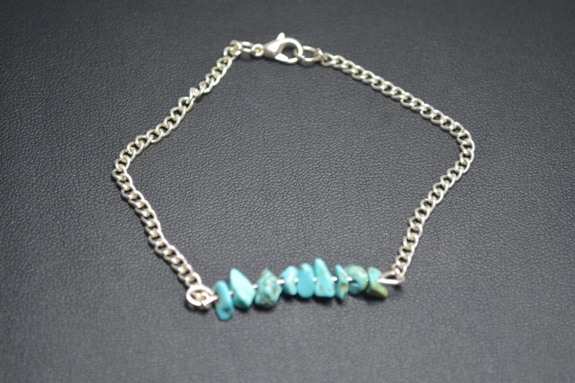 Dyed Howlite chip bracelet -  turquoise