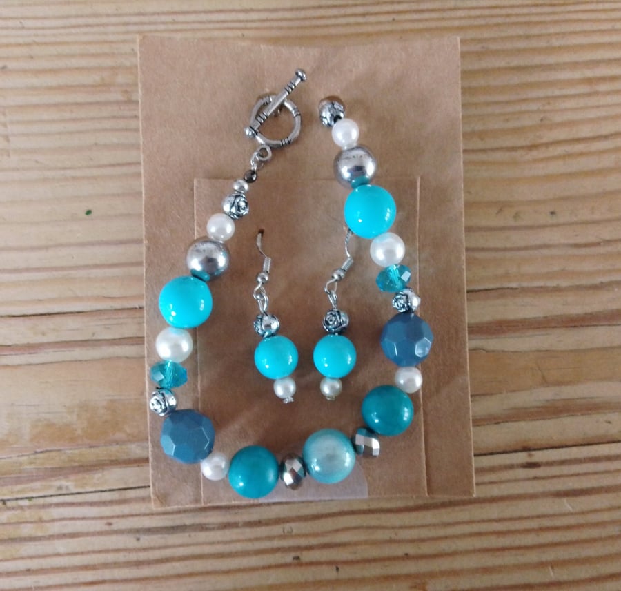Handmade beaded bracelet and earring set