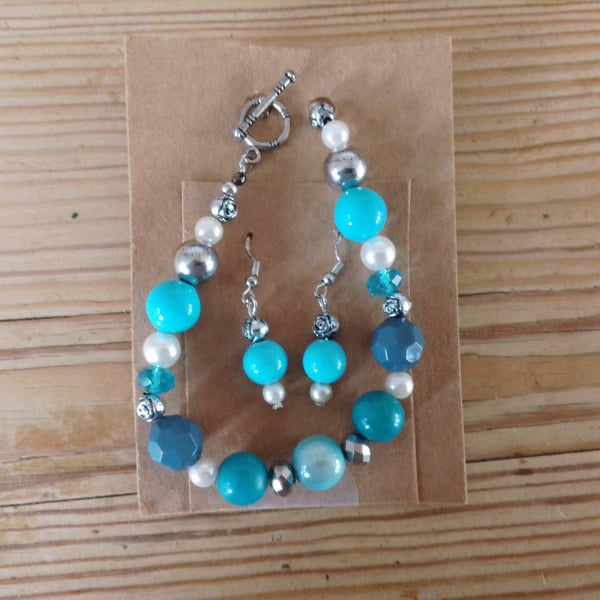 Handmade beaded bracelet and earring set
