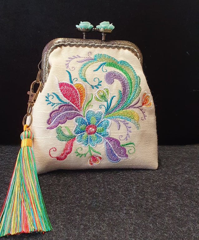 The Rosemaling Bouquet Coin Purse