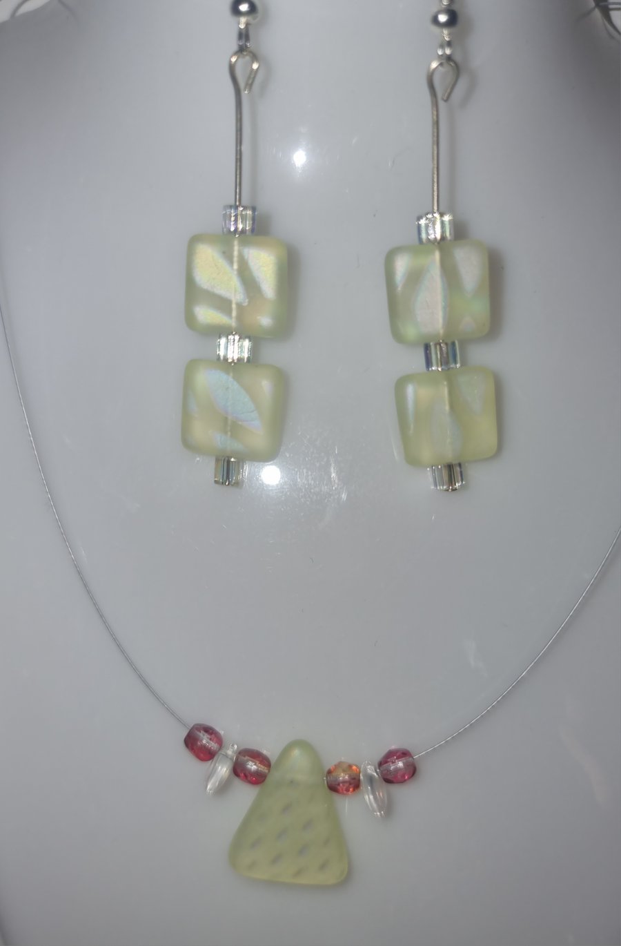 Pale Lime Yellow necklace and earrings set