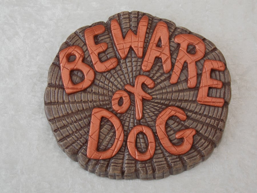 Ceramic Hand Painted Brown Wood 'BEWARE OF DOG' Wall Plaque Sign.