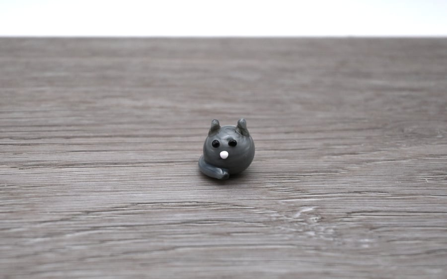 small grey glass cat keepsake figure