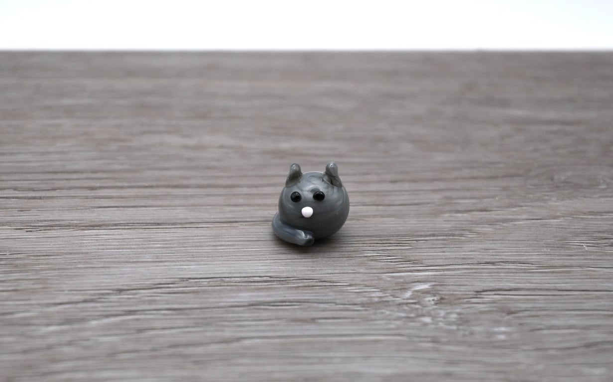 small grey glass cat keepsake figure