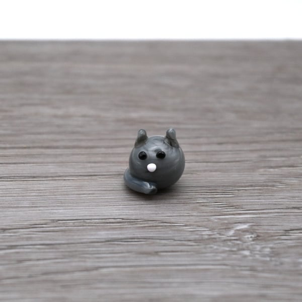 small grey glass cat keepsake figure