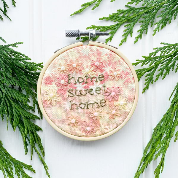 Daisy Burst Embroidery Kit - 3 inch