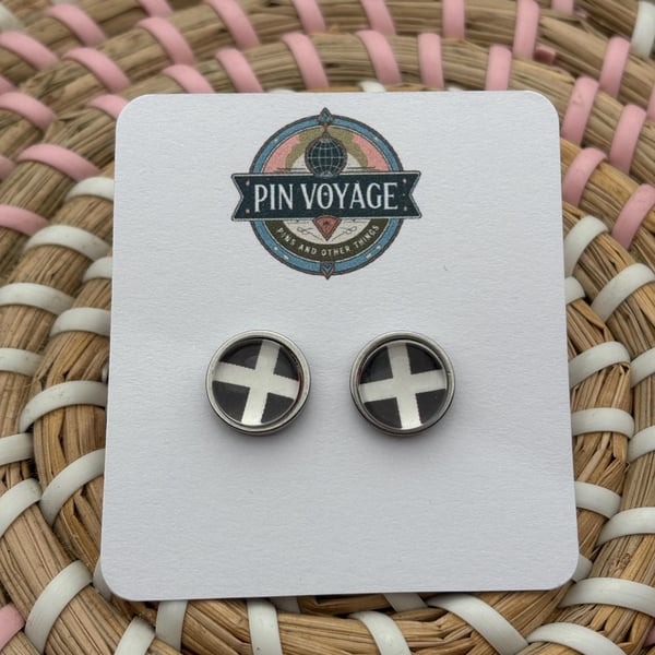 Cornwall Flag Stud Earrings - Handmade Jewellery - 1cm diameter