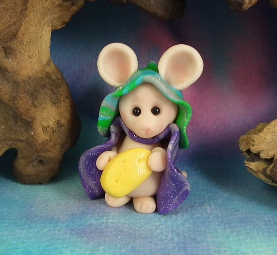 Downland Mouse 'Sara' with cheese chunk OOAK Sculpt by Ann Galvin Gnome Village