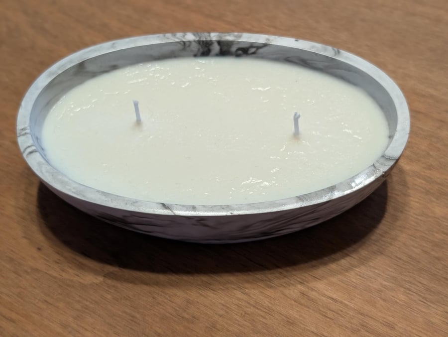 Black & White Marble Effect Eco-Resin Dish With Candle