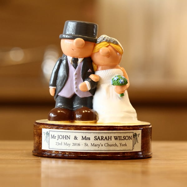 10th Wedding Anniversary Gift Personalised Bride and Groom Couple - Tin Present