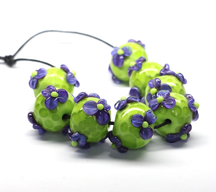 Handmade multicoloured patterned lamp work glass beads
