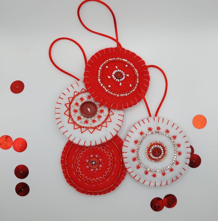Set of 4 red and white embroidered Christmas decorations