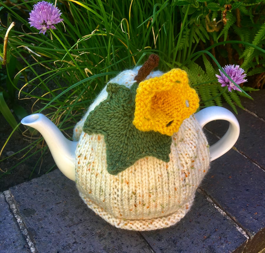 Pumpkin Leaf Tea Cosy With Yellow Flower