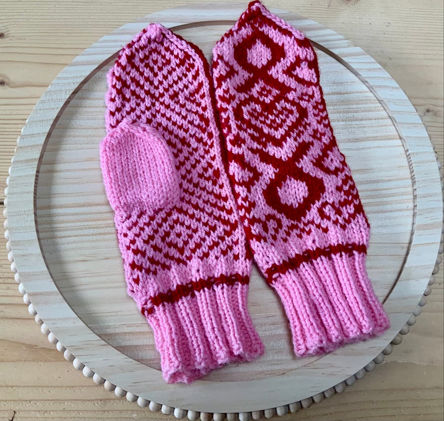 Hand Knitted Nordic Style Ladies Mittens in Pink and Crimson
