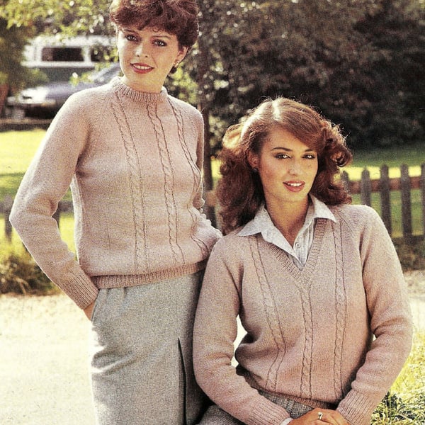 VINTAGE KNITTING PATTERN Ladies Cable Sweater