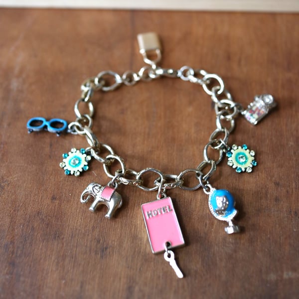 Travel inspired - Up-cycled Vintage Charms - Fashion Trend Theme Charms bracelet