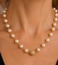 Ladies peach coloured shell pearl rosary link jewellery set - Image 1