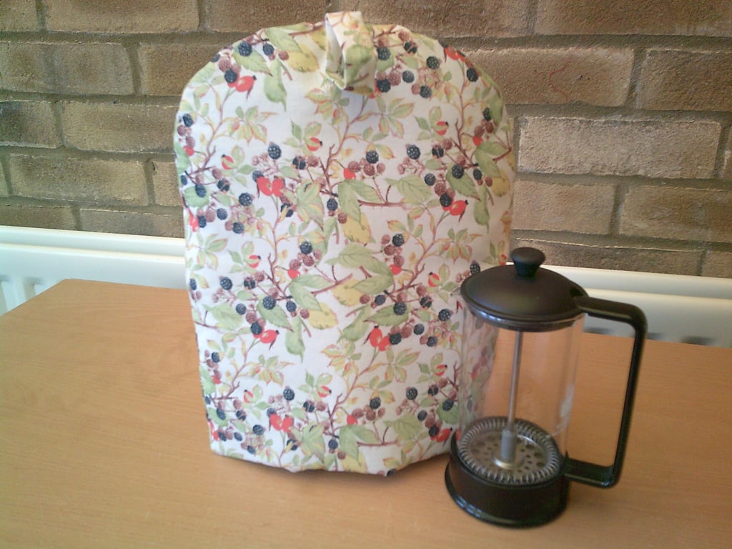 Rosehips and Blackberries on Cream Small Coffee Pot Cosy