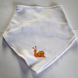 White snail dribble bib