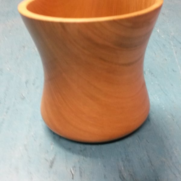 Sycamore urn